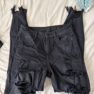 Black American Eagle ripped jeans